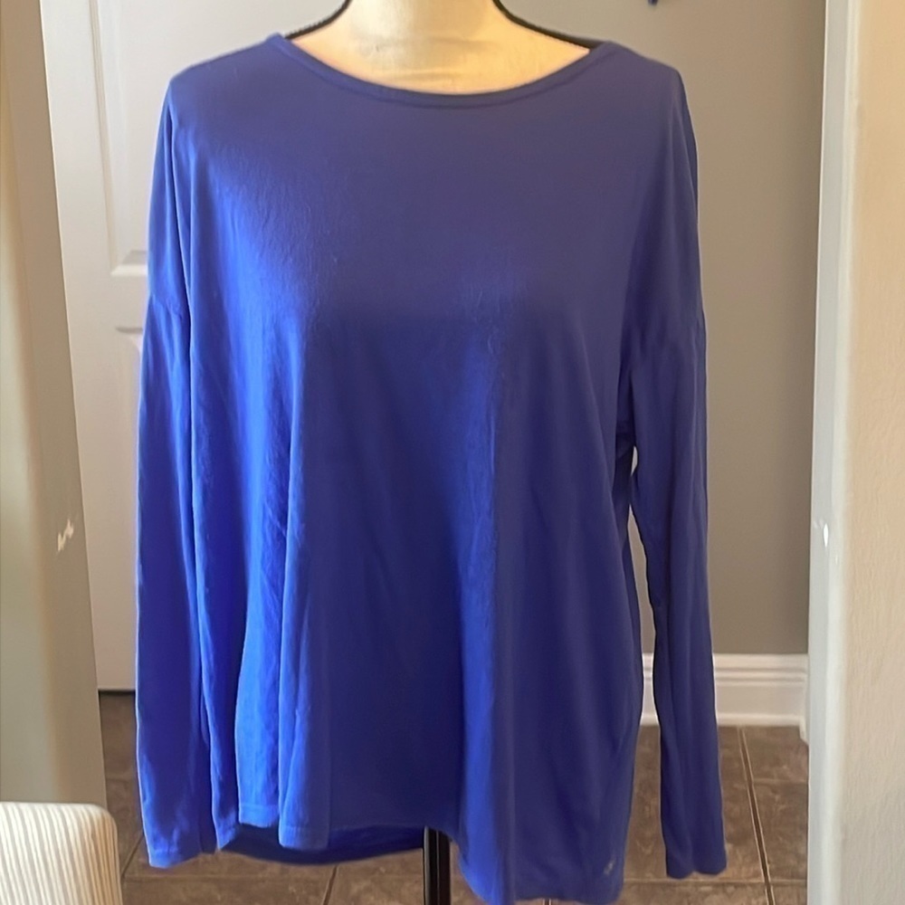 EUC Gaiam Blue Long Sleeve Top with Twist Back Size Medium